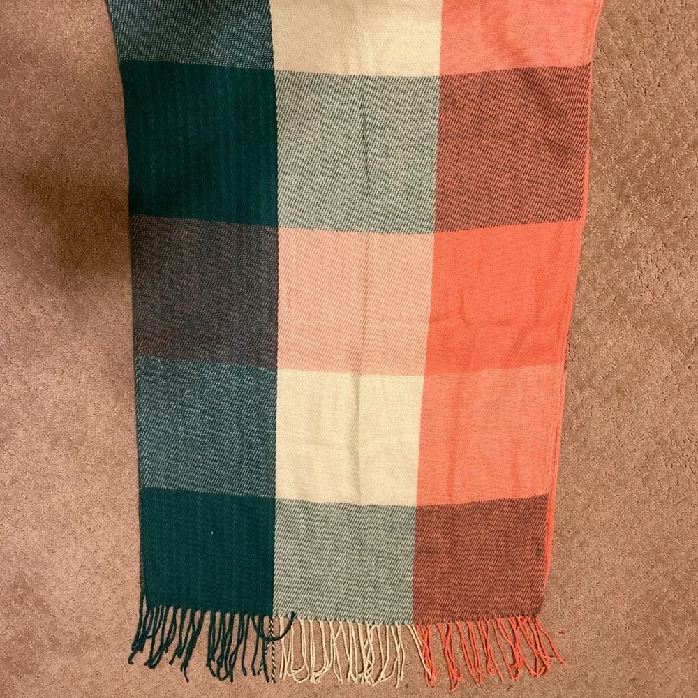 NWOT Unisex large plaid scarf (orange/green/cream/pink) w/fringes, Size:…